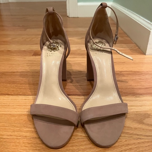 NWOT Vince Camuto Suede Heels - Picture 1 of 3